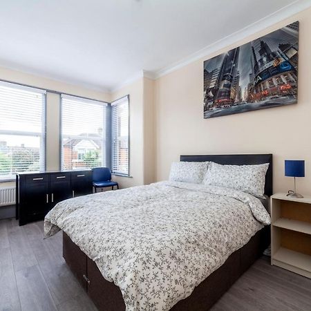 Highlands Gardens Suites Ilford Buitenkant foto