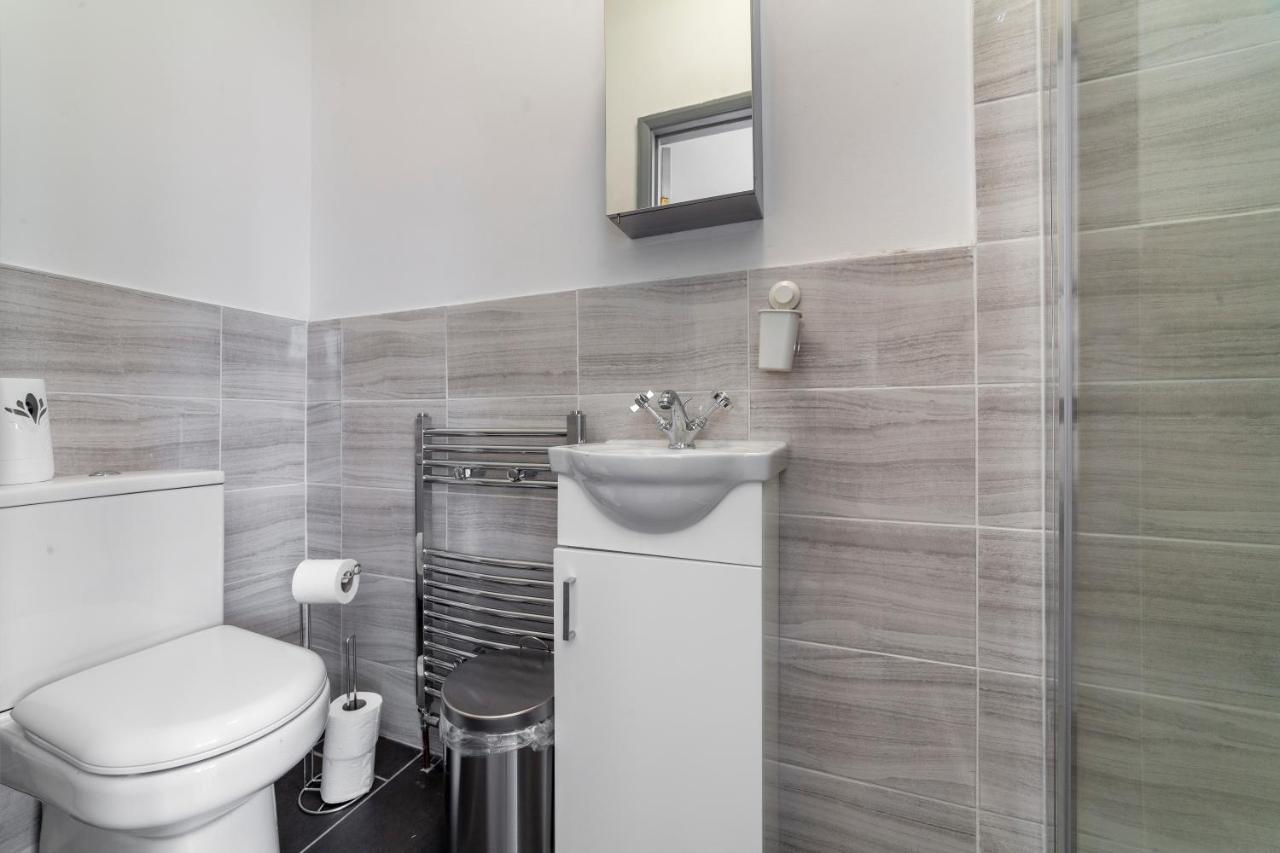 Highlands Gardens Suites Ilford Buitenkant foto