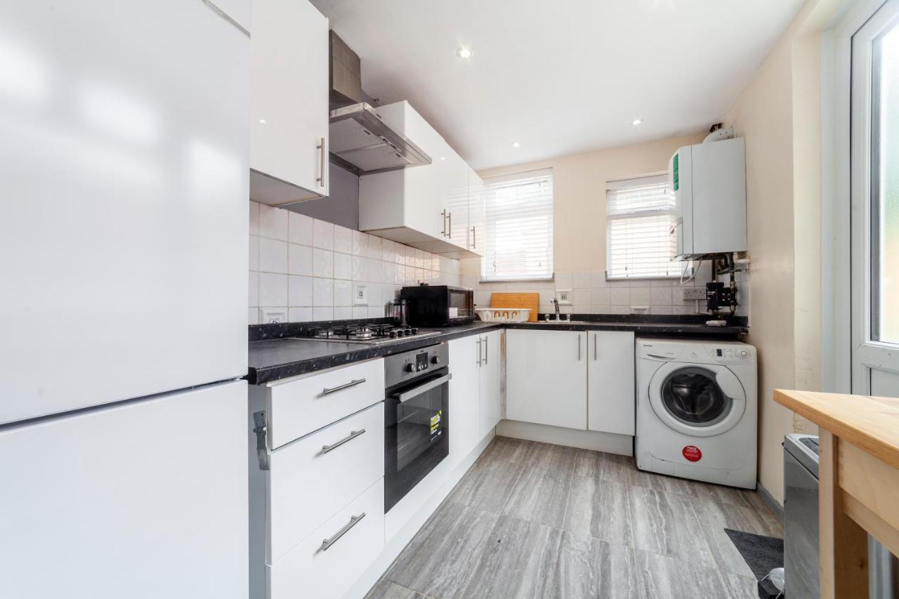 Highlands Gardens Suites Ilford Buitenkant foto