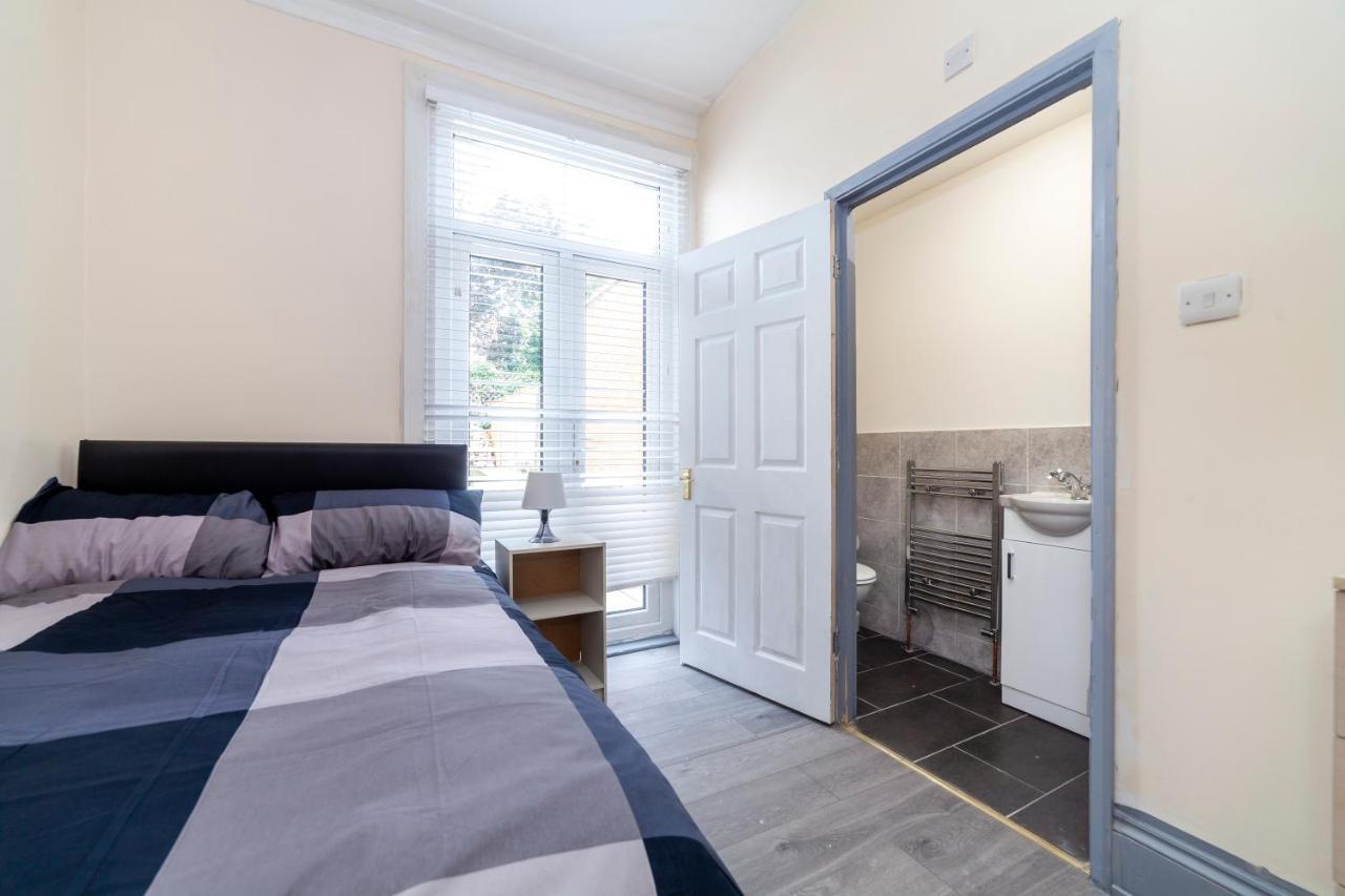 Highlands Gardens Suites Ilford Buitenkant foto
