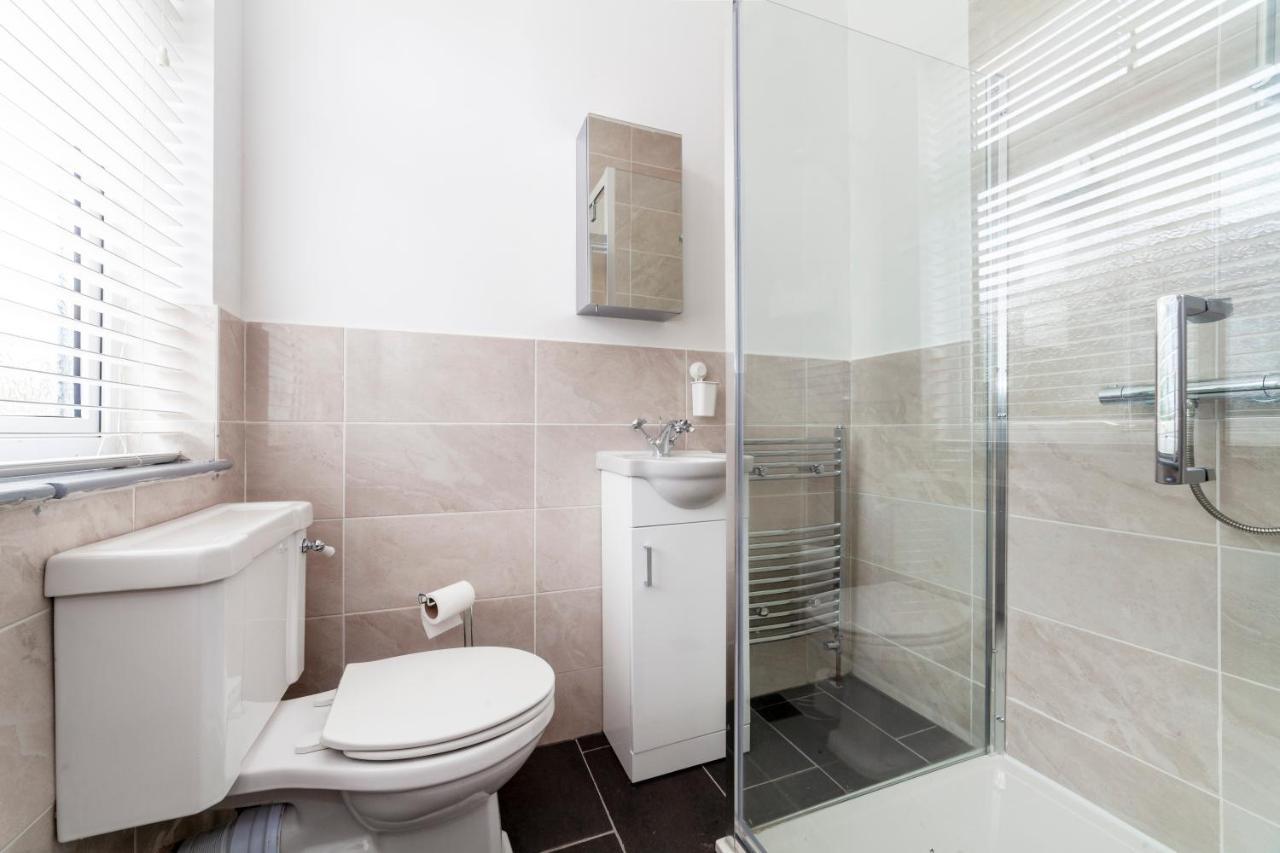 Highlands Gardens Suites Ilford Buitenkant foto