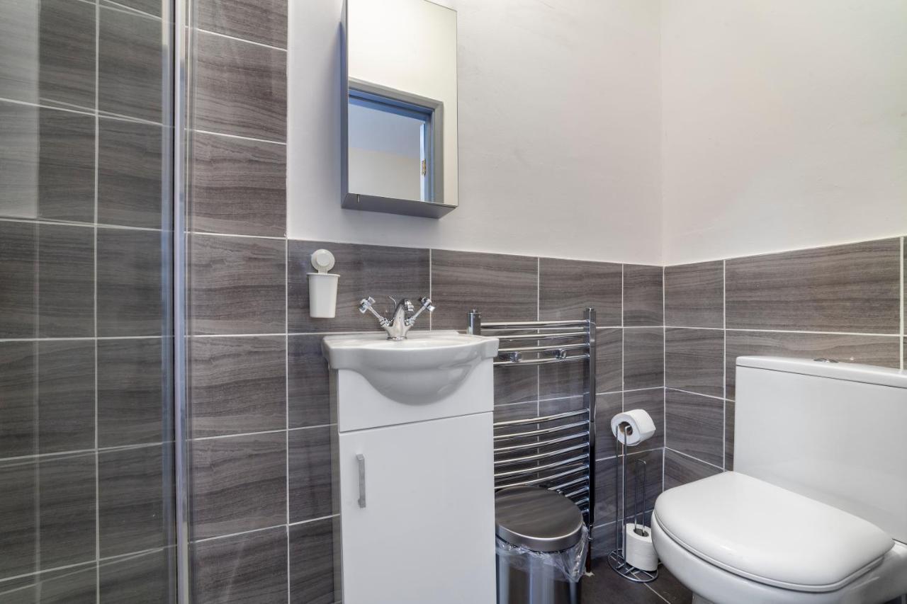 Highlands Gardens Suites Ilford Buitenkant foto