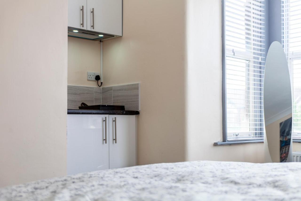 Highlands Gardens Suites Ilford Buitenkant foto