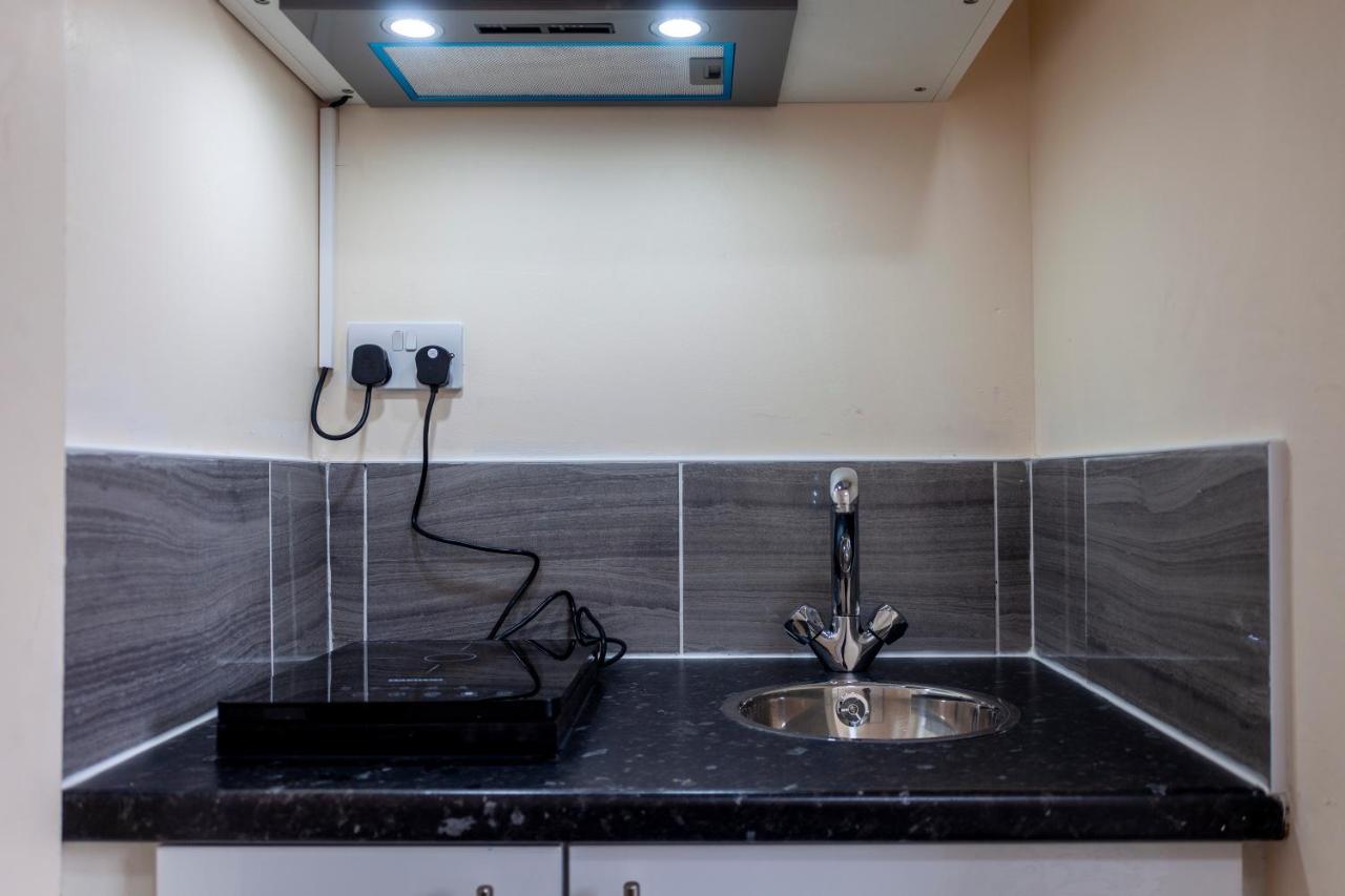 Highlands Gardens Suites Ilford Buitenkant foto
