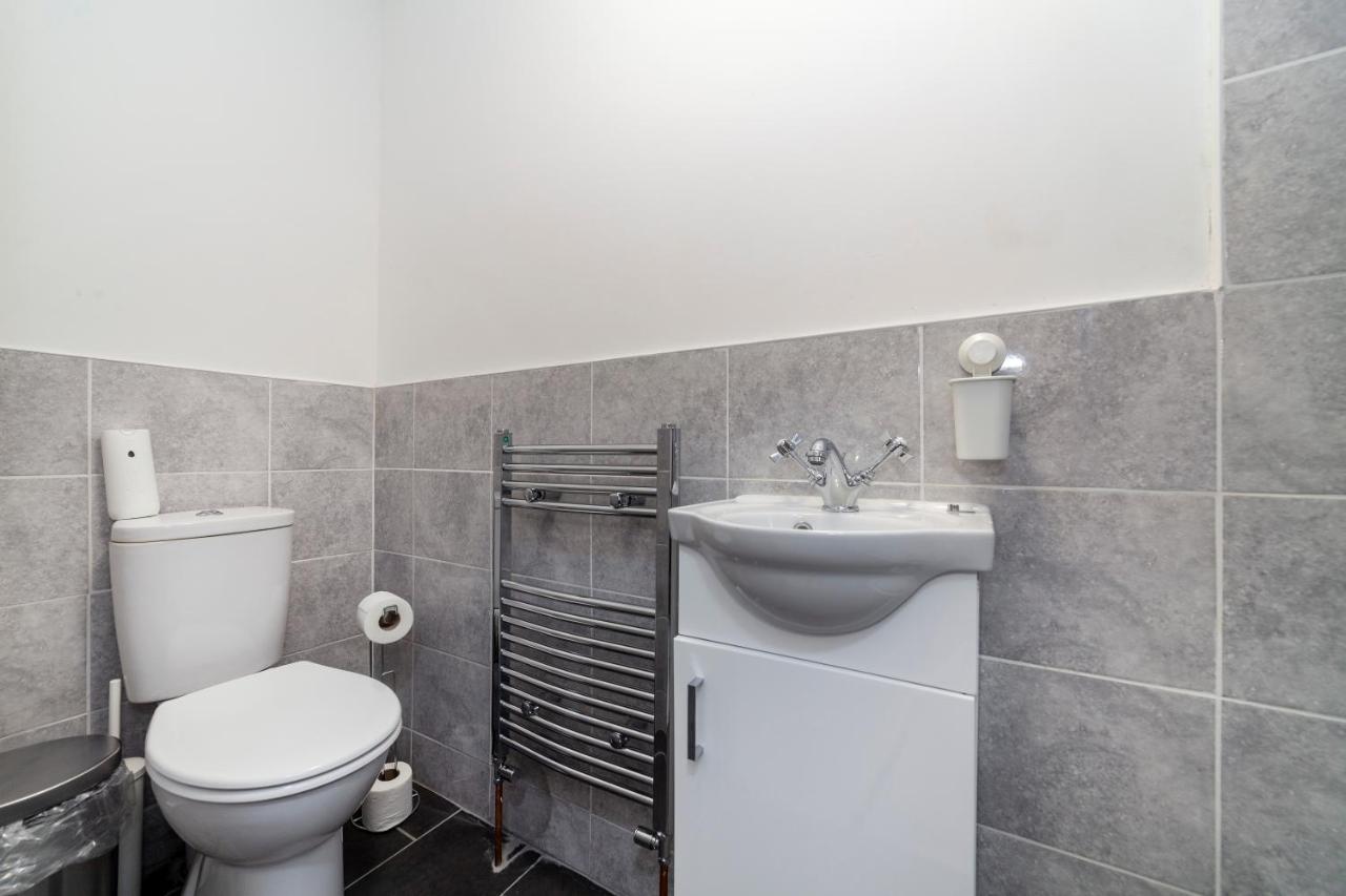 Highlands Gardens Suites Ilford Buitenkant foto