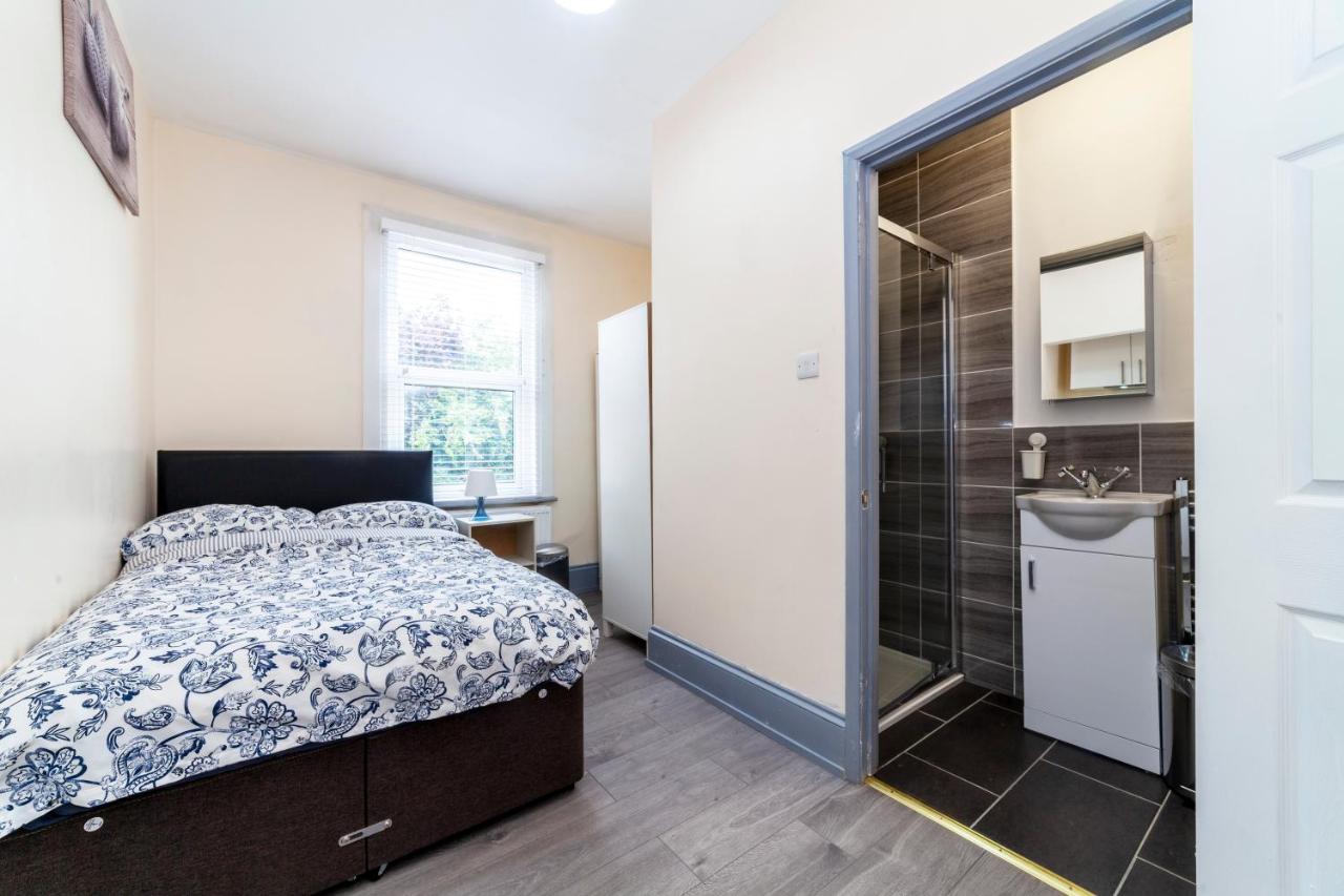 Highlands Gardens Suites Ilford Buitenkant foto